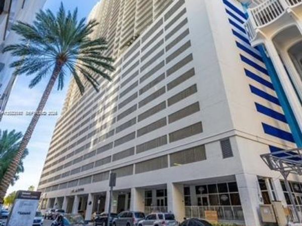 1200 Brickell Bay Dr, Unit 3206, Miami, FL 33131
