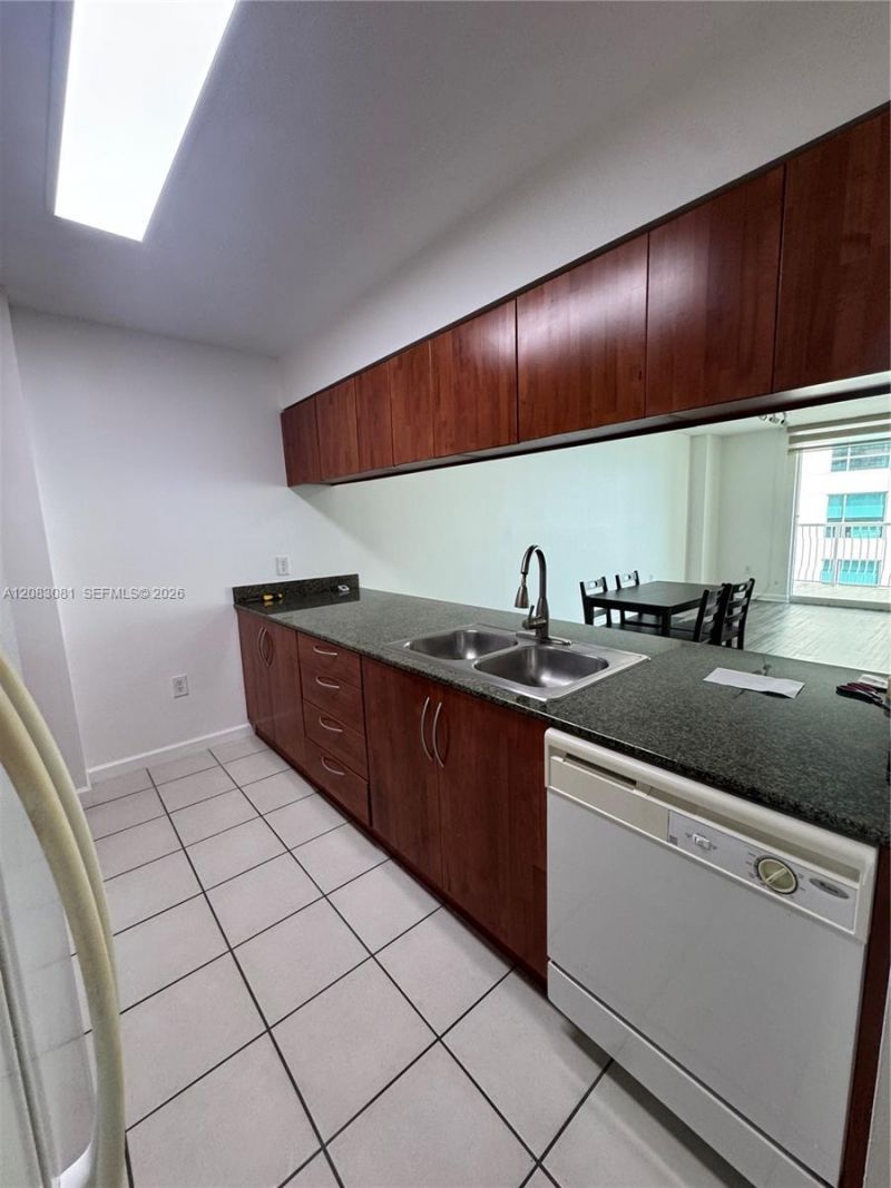 1200 Brickell Bay Dr, Unit 3206, Miami, FL 33131 Photo