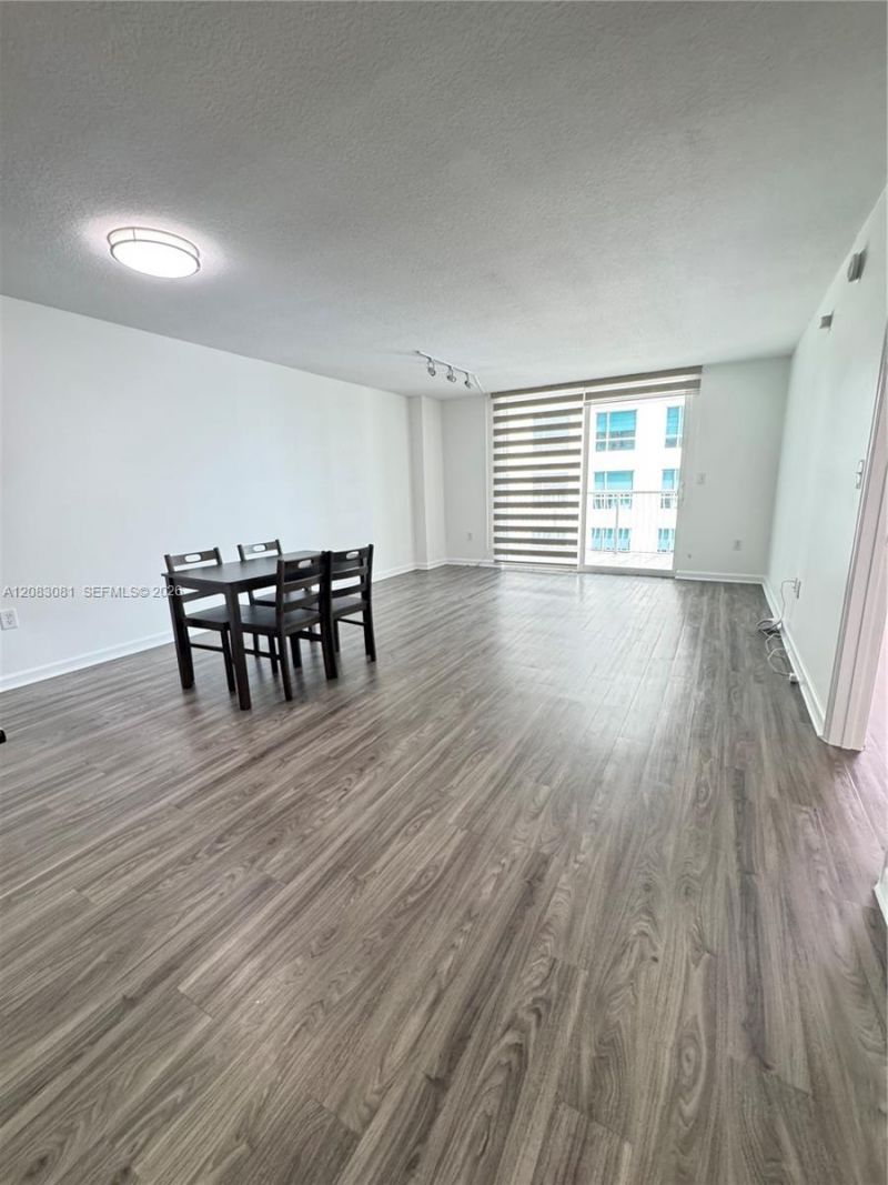 1200 Brickell Bay Dr, Unit 3206, Miami, FL 33131 Photo