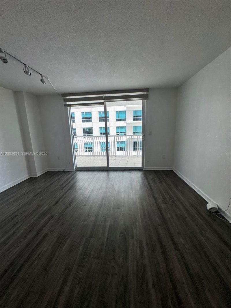 1200 Brickell Bay Dr, Unit 3206, Miami, FL 33131 Photo