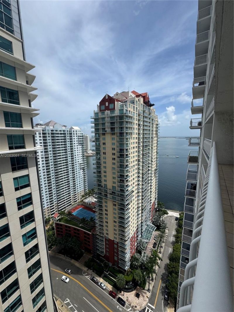1200 Brickell Bay Dr, Unit 3206, Miami, FL 33131 Photo