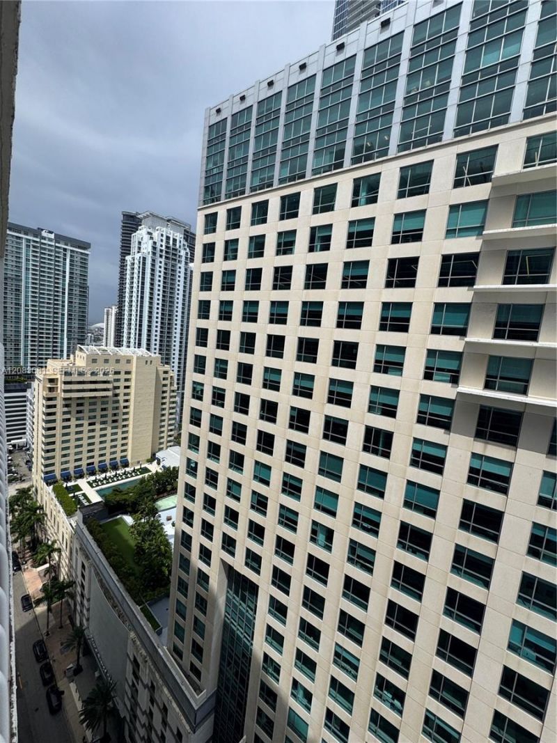 1200 Brickell Bay Dr, Unit 3206, Miami, FL 33131 Photo