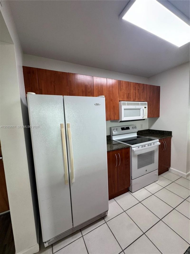 1200 Brickell Bay Dr, Unit 3206, Miami, FL 33131 Photo