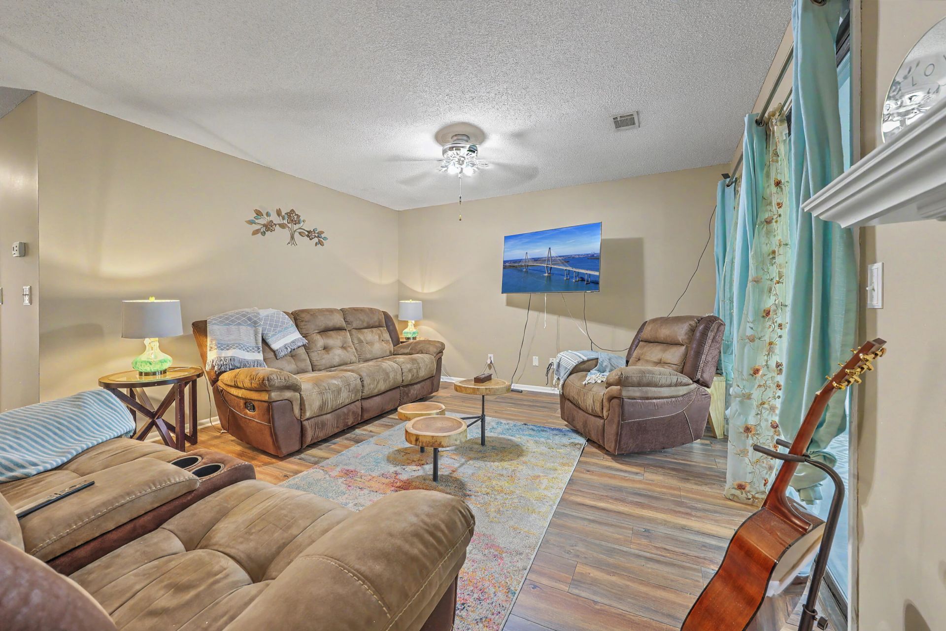 806 Greenmeadow Drive Photo 11