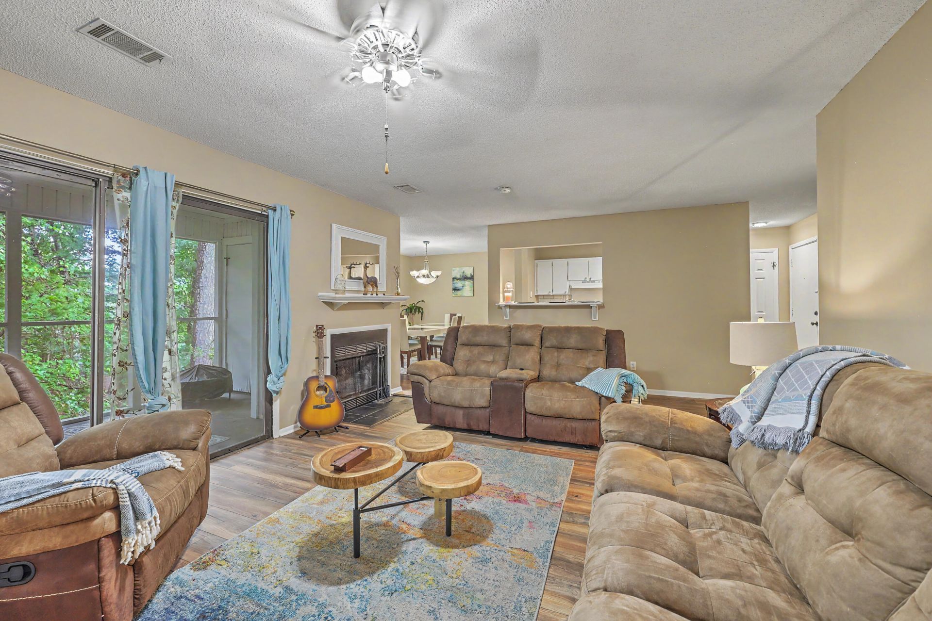 806 Greenmeadow Drive Photo 14