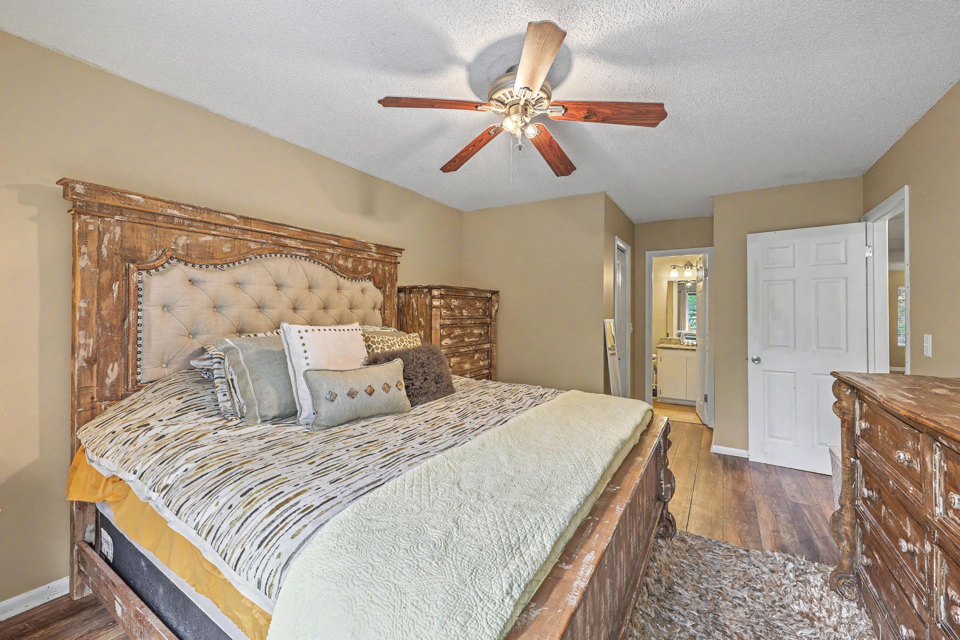 806 Greenmeadow Drive Photo 19