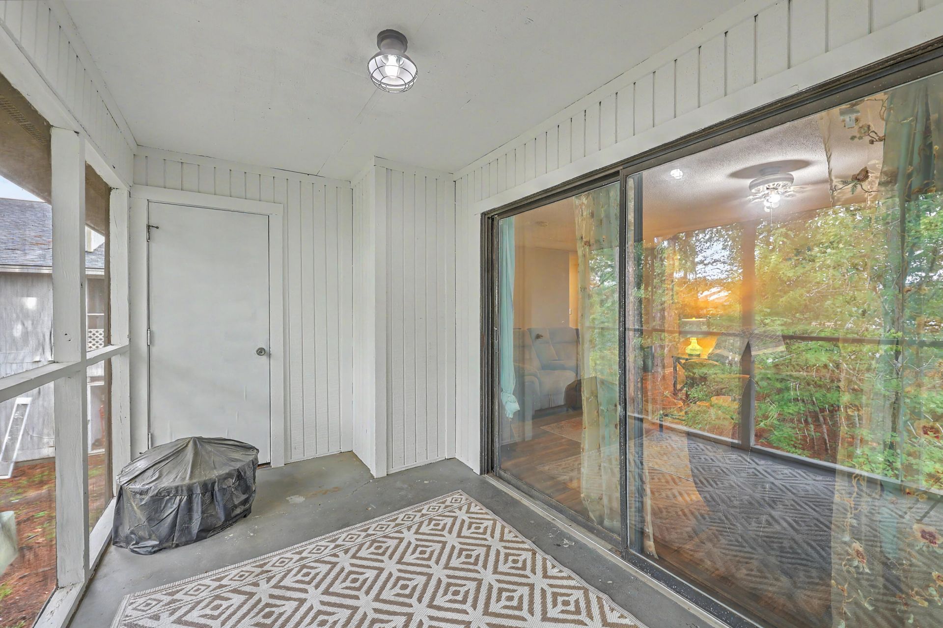 806 Greenmeadow Drive Photo 24