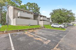 806 Greenmeadow Drive photo 4