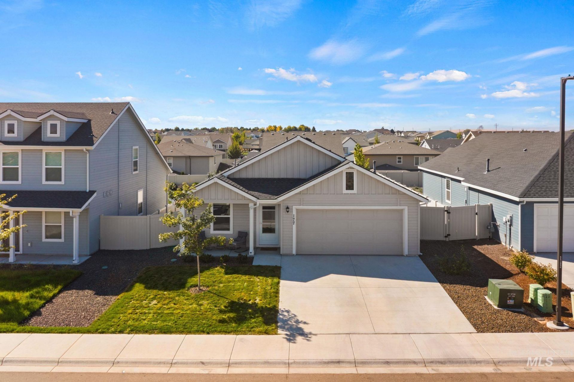 177 E Liberator Ct, Meridian, ID 83642 Main Photo
