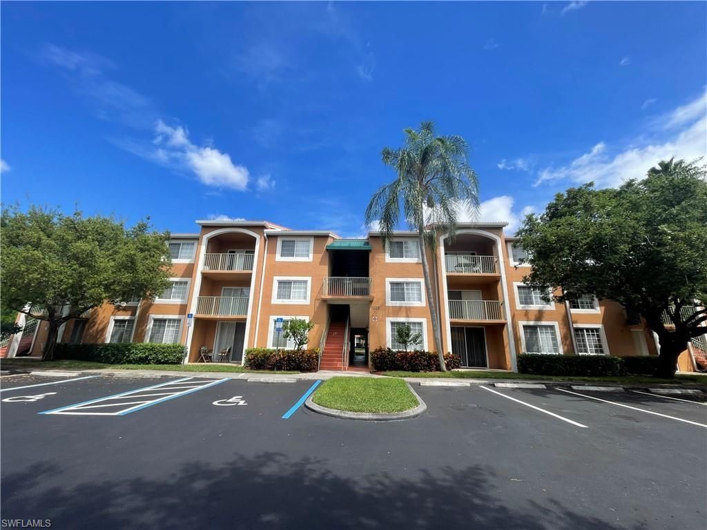 1205 Wildwood Lakes Blvd, Unit 306, Naples, FL 34104 Photo