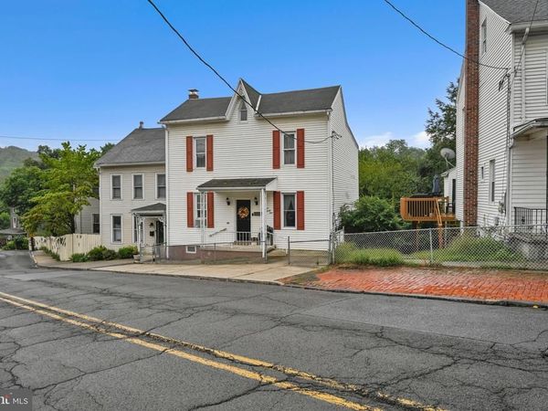 769 N CENTRE STREET , POTTSVILLE, PA 17901