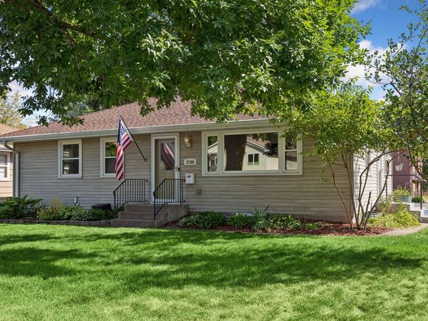 3700 Hubbard Avenue N, Robbinsdale, MN 55422