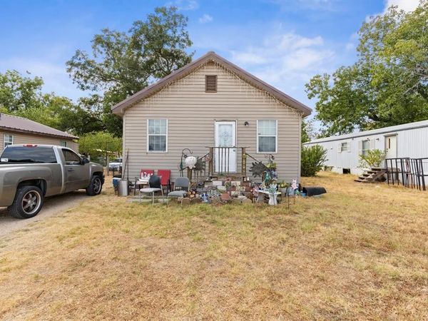 1412 Oaklawn Street , Bellmead, TX 76705