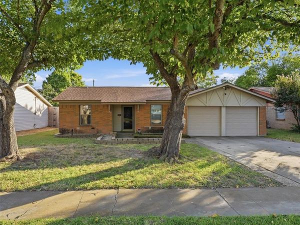 7228 Oldham Place , North Richland Hills, TX 76182