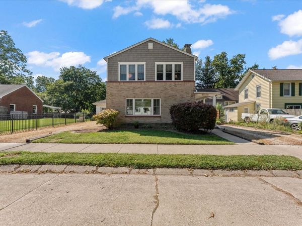 917 W Washington Street, Champaign, IL 61821