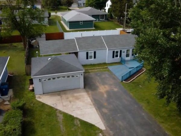2303 Sweetbriar Avenue, Crest Hill, IL 60403