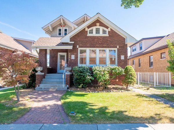 9841 S Hoyne Avenue, Chicago, IL 60643