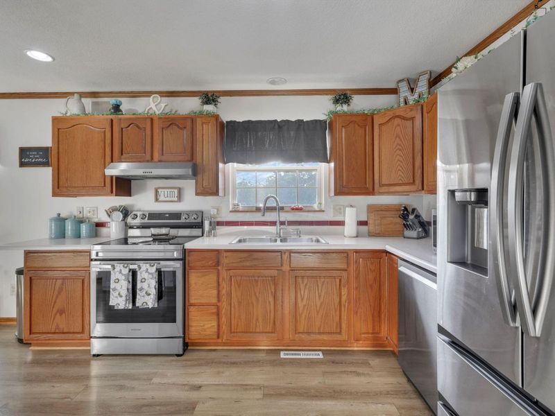 906 Lateglow Court , Newark, OH 43055 Photo 17