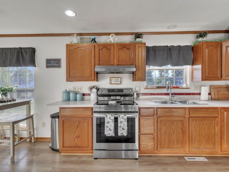 906 Lateglow Court , Newark, OH 43055 Photo 18