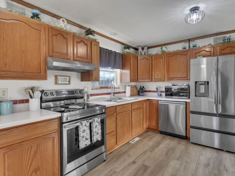 906 Lateglow Court , Newark, OH 43055 Photo 19