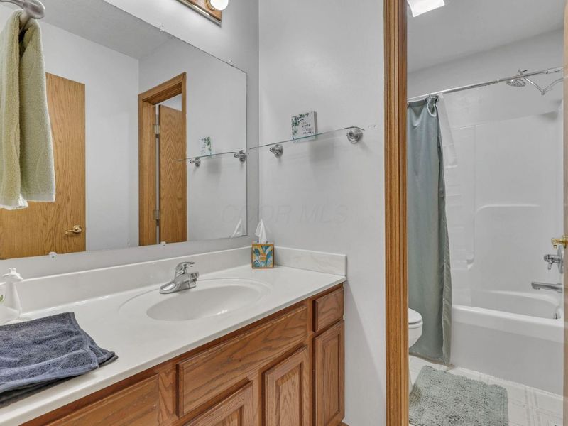 906 Lateglow Court , Newark, OH 43055 Photo 32