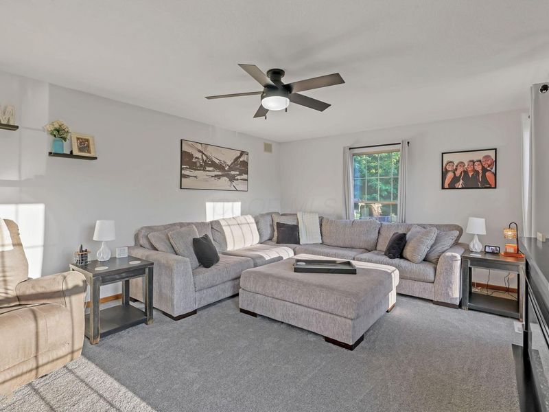 906 Lateglow Court , Newark, OH 43055 Photo 7
