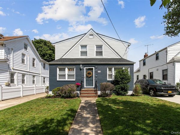 529 7th Avenue , New Hyde Park, NY 11040