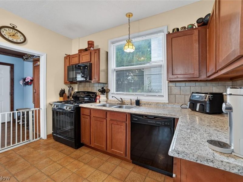 190 24th Street NW, Barberton, OH 44203 Photo 13
