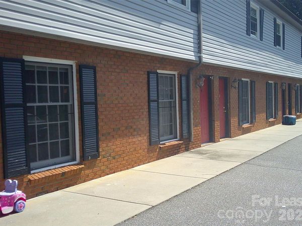 253 16th Avenue NE, Unit 2, Hickory, NC 28601