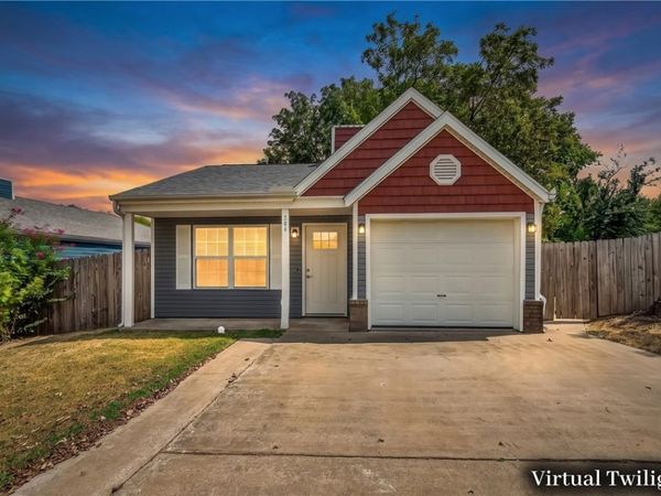 204 NW J Street, Bentonville, AR 72712