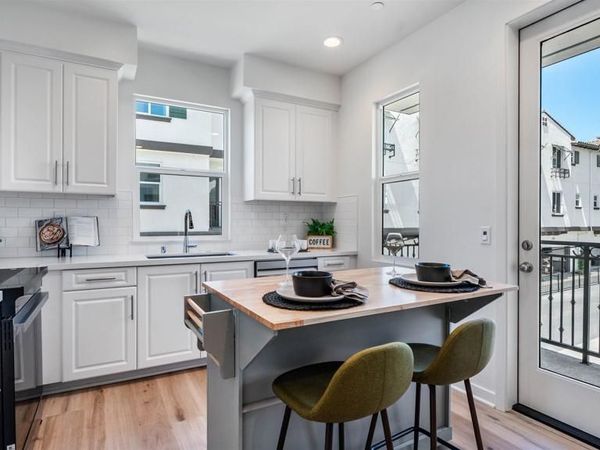 329 Ocotillo Gl, Escondido, CA 92025