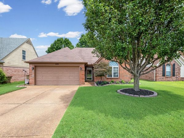 1078 JESSICA LAUREN DR, Cordova, TN 38018