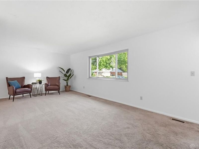 976 Kathryn Drive, Wilmington, OH 45177 Photo 6