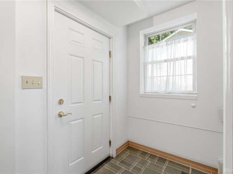 16 Vermont Avenue, Wyoming, OH 45215 Photo 18