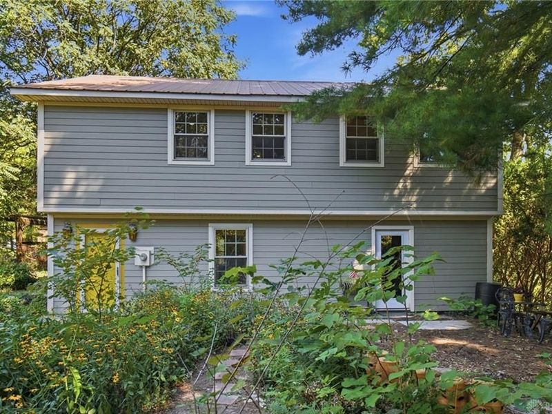 16 Vermont Avenue, Wyoming, OH 45215 Photo 2