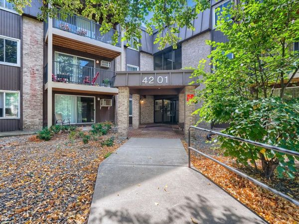 4201 Lakeside Avenue N, Unit 302, Brooklyn Center, MN 55429