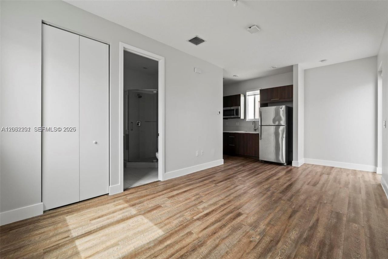 6658 NW 102nd Path, Unit EFF, Doral, FL 33178 Photo