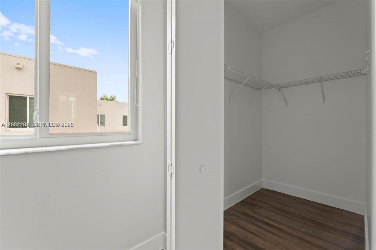 6658 NW 102nd Path, Unit EFF, Doral, FL 33178 Photo