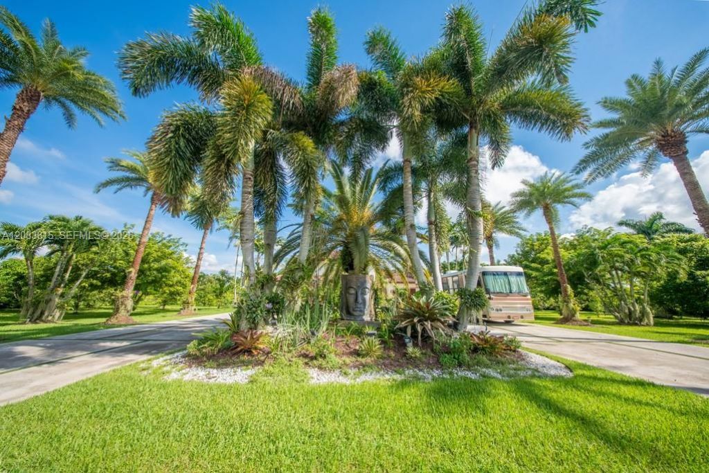 19381 SW 196th St, Miami, FL 33187 Photo