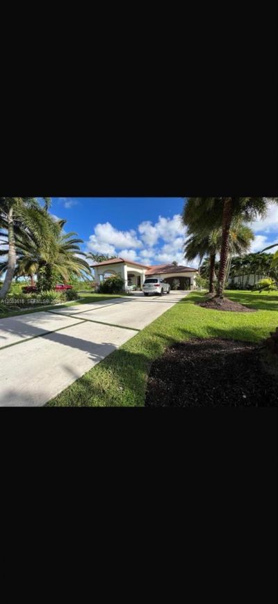 19381 SW 196th St , Miami, FL 33187 Photo