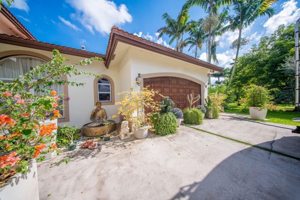 19381 SW 196th St, Miami, FL 33187 Photo