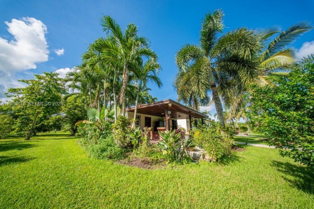 19381 SW 196th St, Miami, FL 33187 Photo
