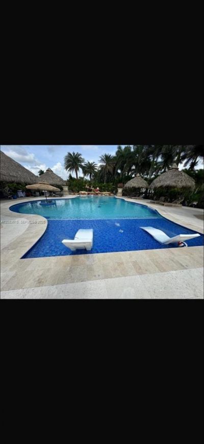 19381 SW 196th St, Miami, FL 33187 Photo
