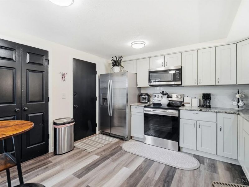 5462 Victorian, Sharonville, OH 45241 Photo 7