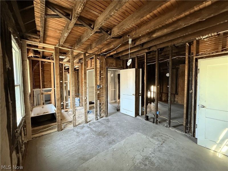 9006 Tioga Avenue, Cleveland, OH 44105 Photo 10