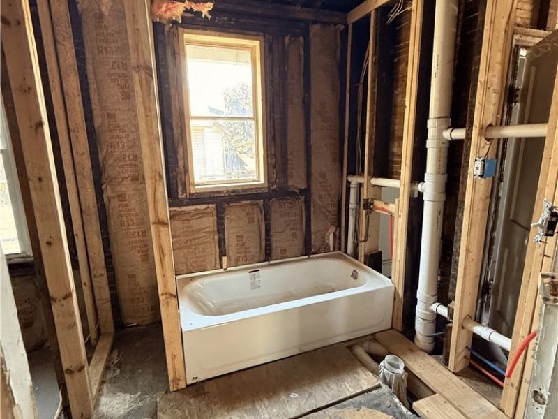 9006 Tioga Avenue, Cleveland, OH 44105 Photo 12