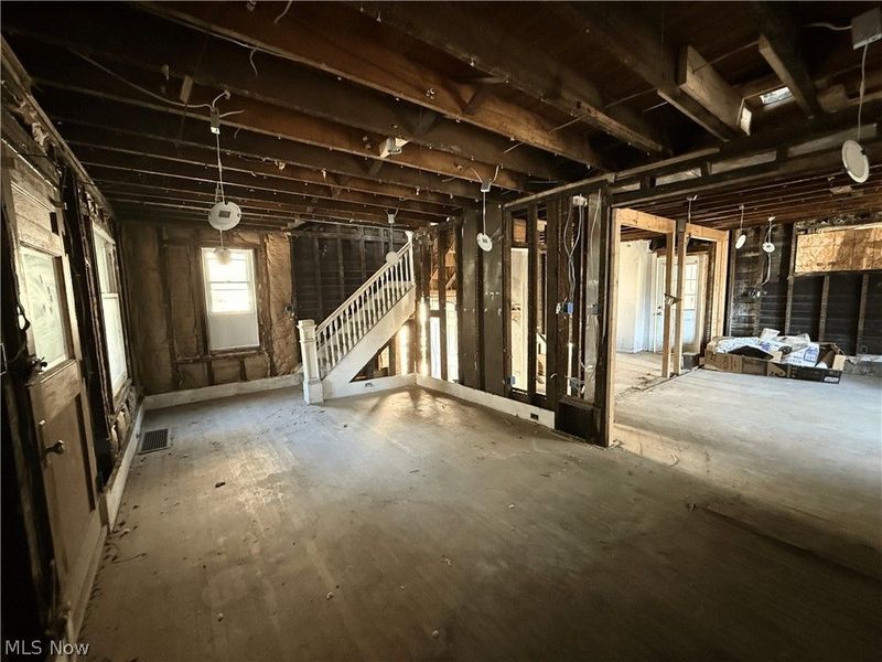 9006 Tioga Avenue, Cleveland, OH 44105 Photo 2
