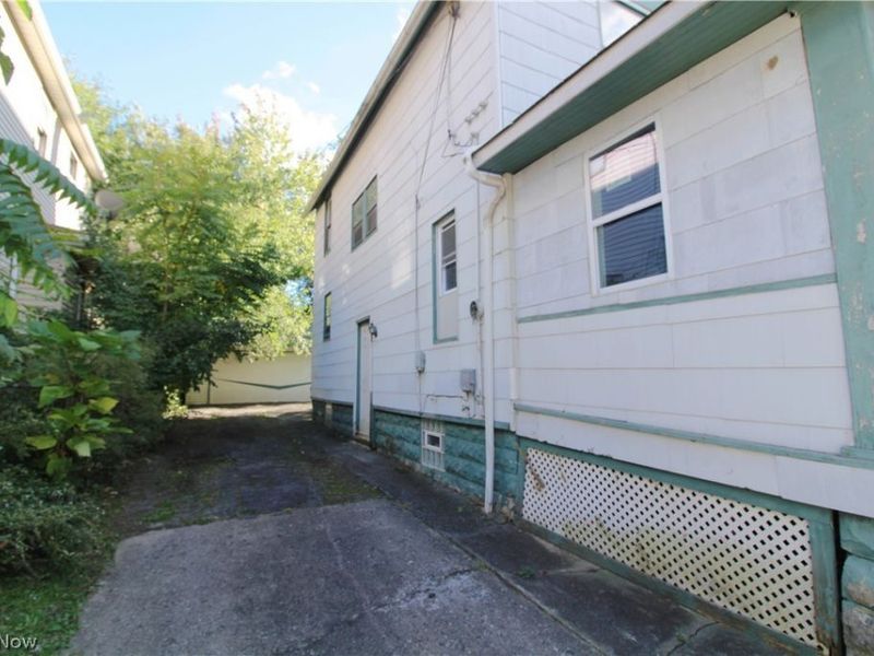 9006 Tioga Avenue, Cleveland, OH 44105 Photo 21