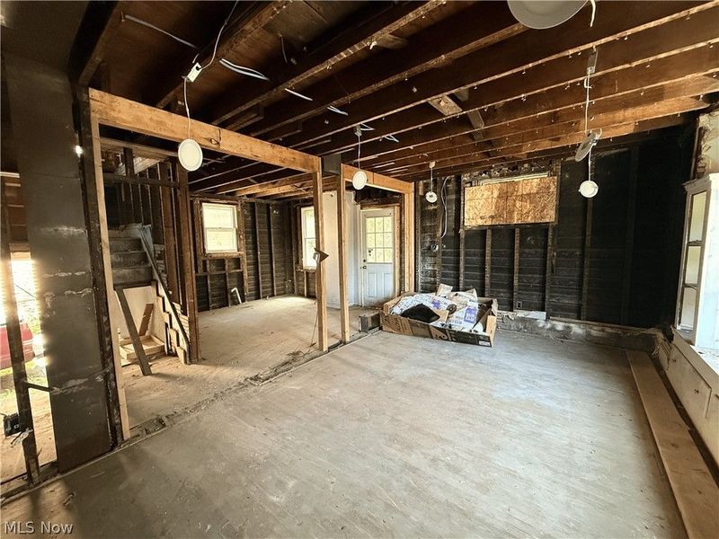 9006 Tioga Avenue, Cleveland, OH 44105 Photo 7