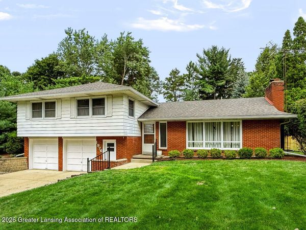 1976 Yuma Trail, Okemos, MI 48864